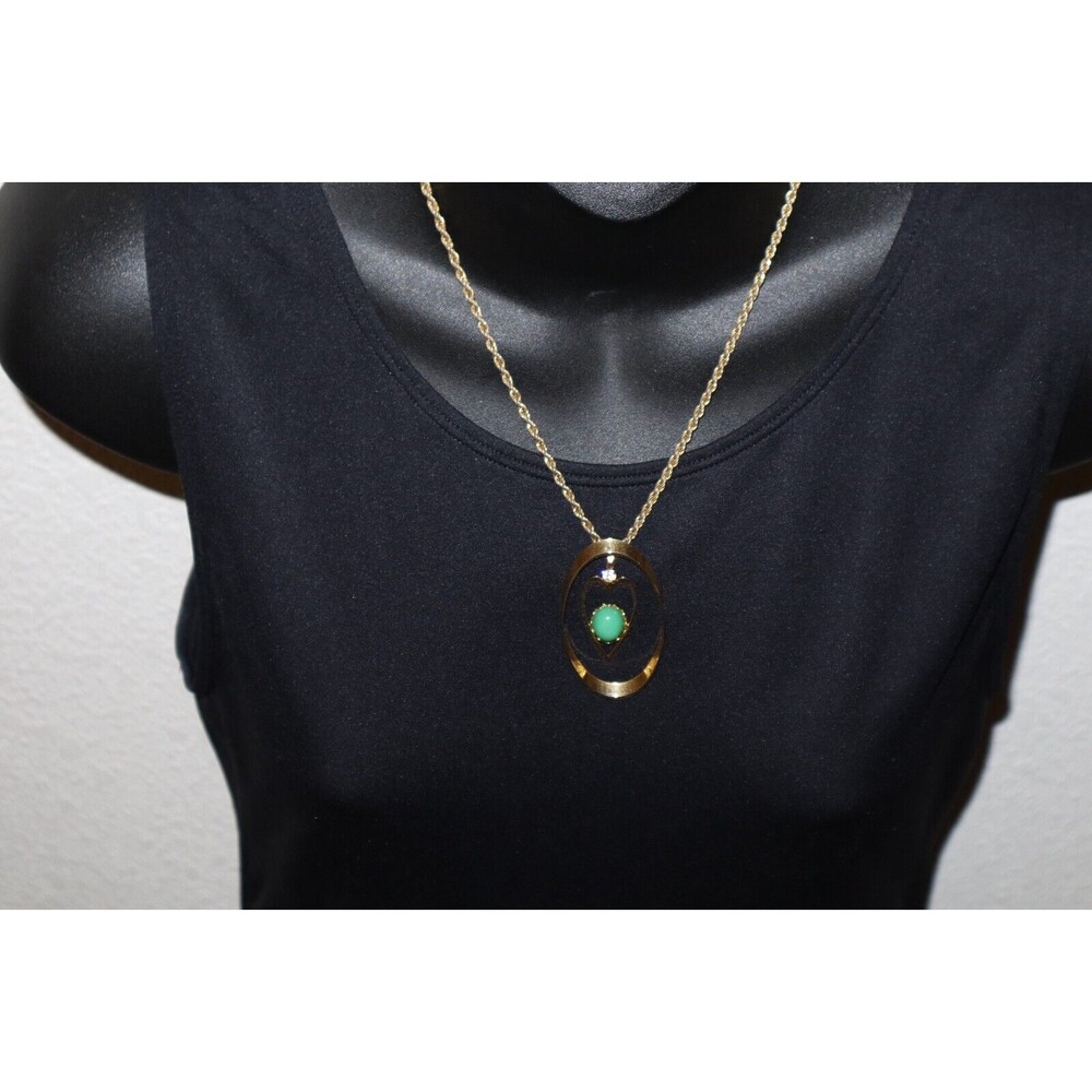 Vintage Gold Tone Green Plastic Bead in Heart Shape Oval Pendant Necklace  17.5"